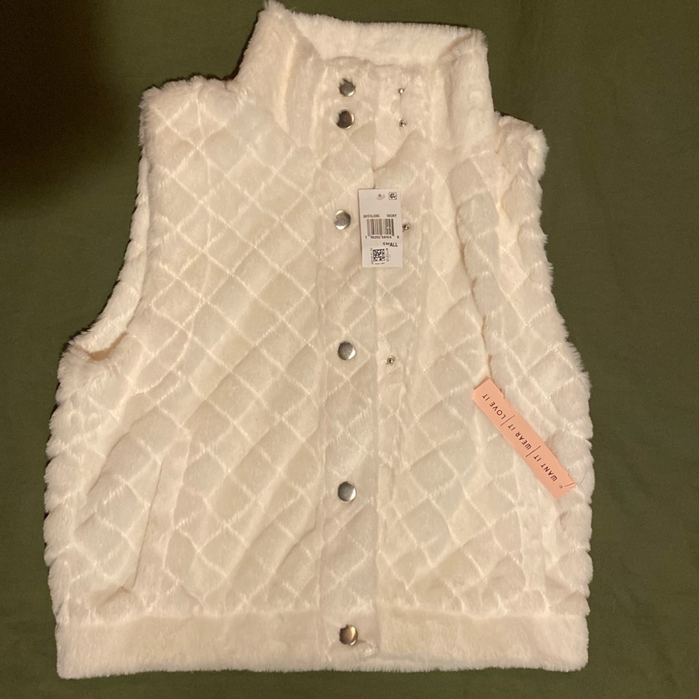 Faux Fur Vest from Crave Fame Size Small